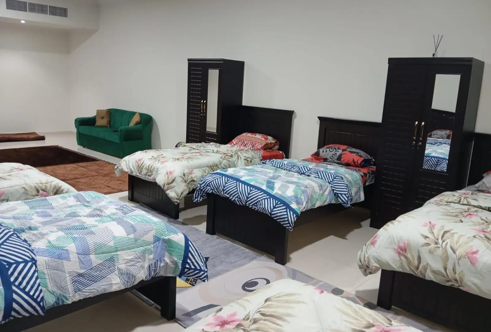 New And Warmth Home 아부다비 아파트